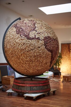 The globe of corks daniel kubini korken kunst